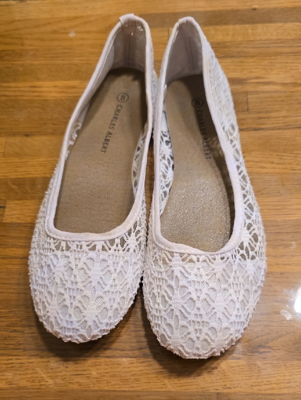 Charles Albert Lace Ballet Flats in Cream